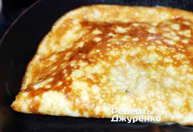 Peynirli ve domatesli omlet: “bir bükülme ile” tarifler Domates, yumurta ve peynirli omlet