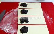 퍼프 페이스트리로 구운 초콜릿 사진과 함께 단계별 레시피 퍼프 페이스트리로 만든 초콜릿 퍼프 페이스트리